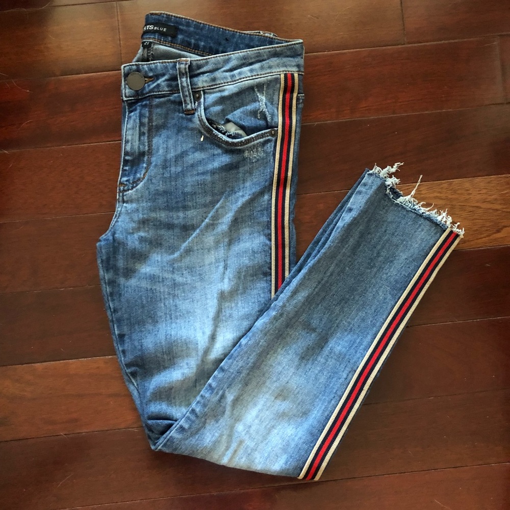 New Jeans with Decorative Ribbon and No Hem Ends